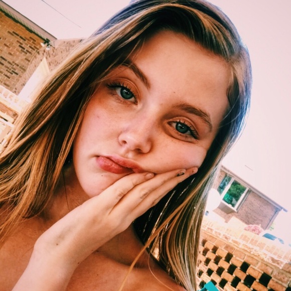 Meet your Posher, Hannah - Picture 1 of 1